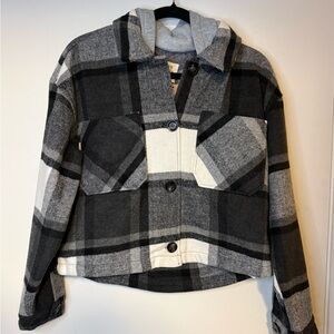 NWT- Plaid Button-Front Shacket Jacket in Black & White